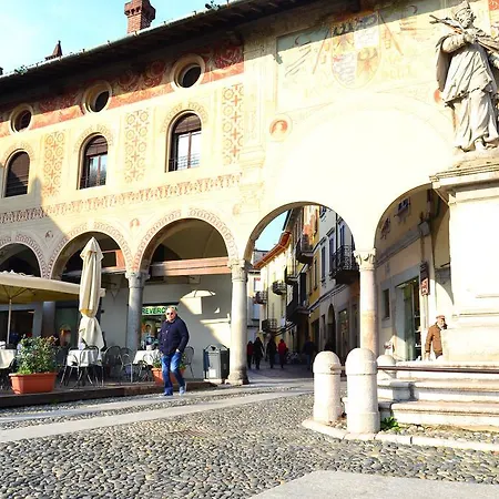 La Finestra Sulla Piazza * Vigevano